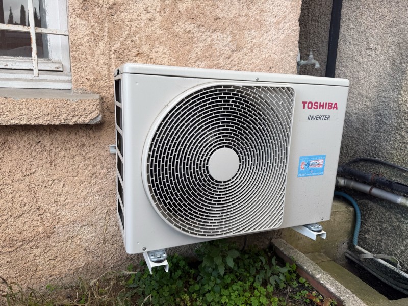 Installation de climatisation Toshiba Shorai Edge Black design à Draguignan